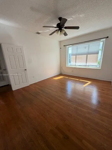 $1,950 | 825 Jefferson Avenue, Unit 4, Miami Beach, FL 33139