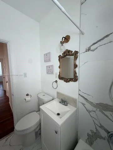 $1,950 | 825 Jefferson Avenue, Unit 4, Miami Beach, FL 33139