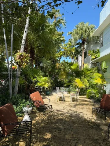$1,950 | 825 Jefferson Avenue, Unit 4, Miami Beach, FL 33139