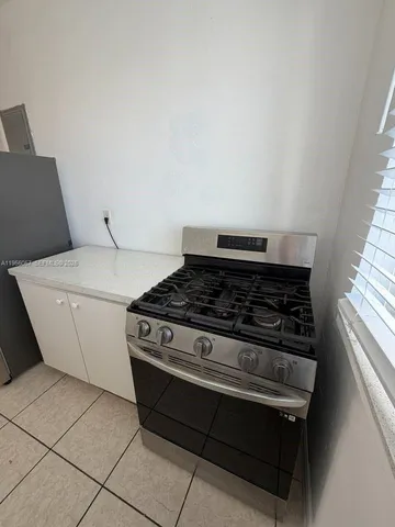 $1,950 | 825 Jefferson Avenue, Unit 4, Miami Beach, FL 33139
