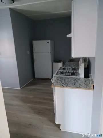 $1,900 | 28 Crescent Street, Unit 2, Ansonia, CT 06401