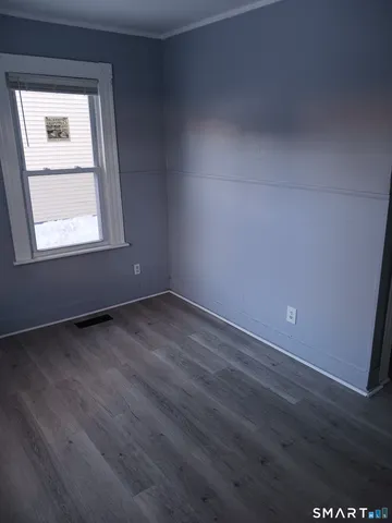 $1,900 | 28 Crescent Street, Unit 2, Ansonia, CT 06401