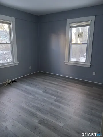 $1,900 | 28 Crescent Street, Unit 2, Ansonia, CT 06401