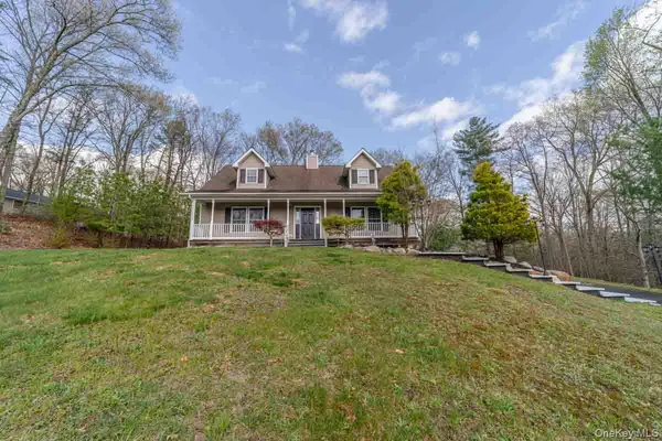 $615,000 | 6 Stonybrook Road, Pine Bush, NY 12566