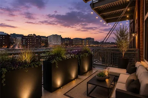 $1,199,000 | 210 West 5th Street, Unit 211, Kansas City, MO 64105