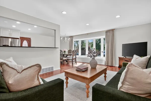 $599,900 | 5446 West Lunt Avenue, Chicago, IL 60646
