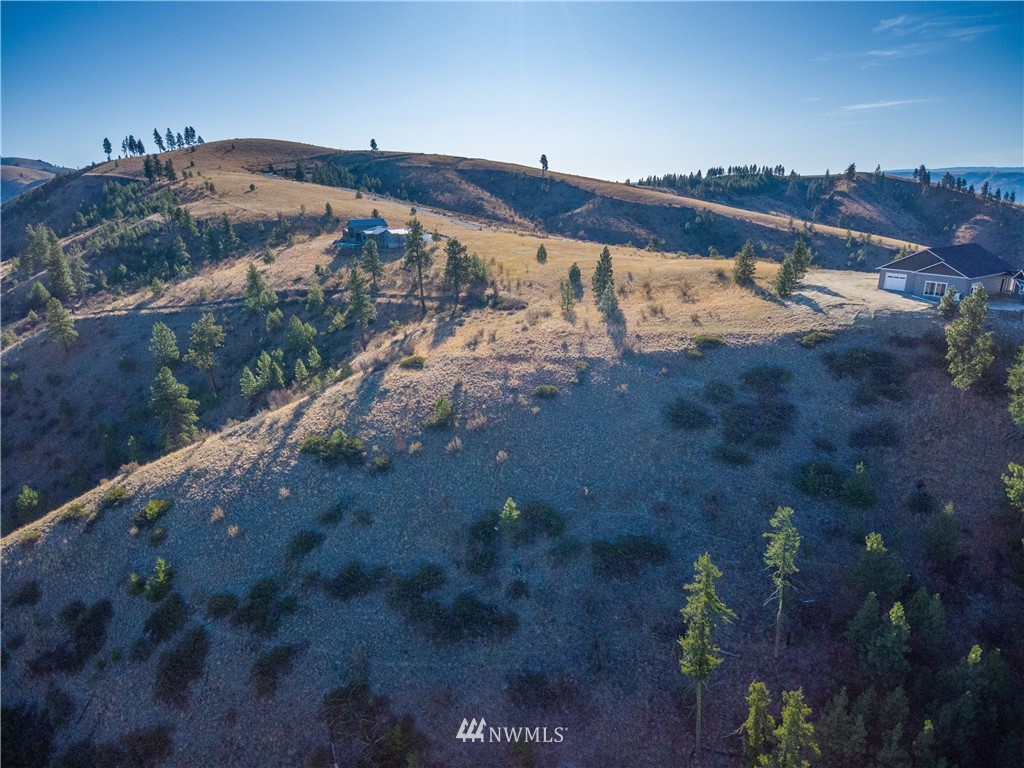 272 Hawks Ridge Road Chelan, WA 98816 - Photo 13 of 25 Gallery Image 13