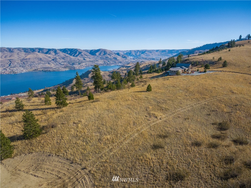 272 Hawks Ridge Road Chelan, WA 98816 - Photo 15 of 25 Gallery Image 15