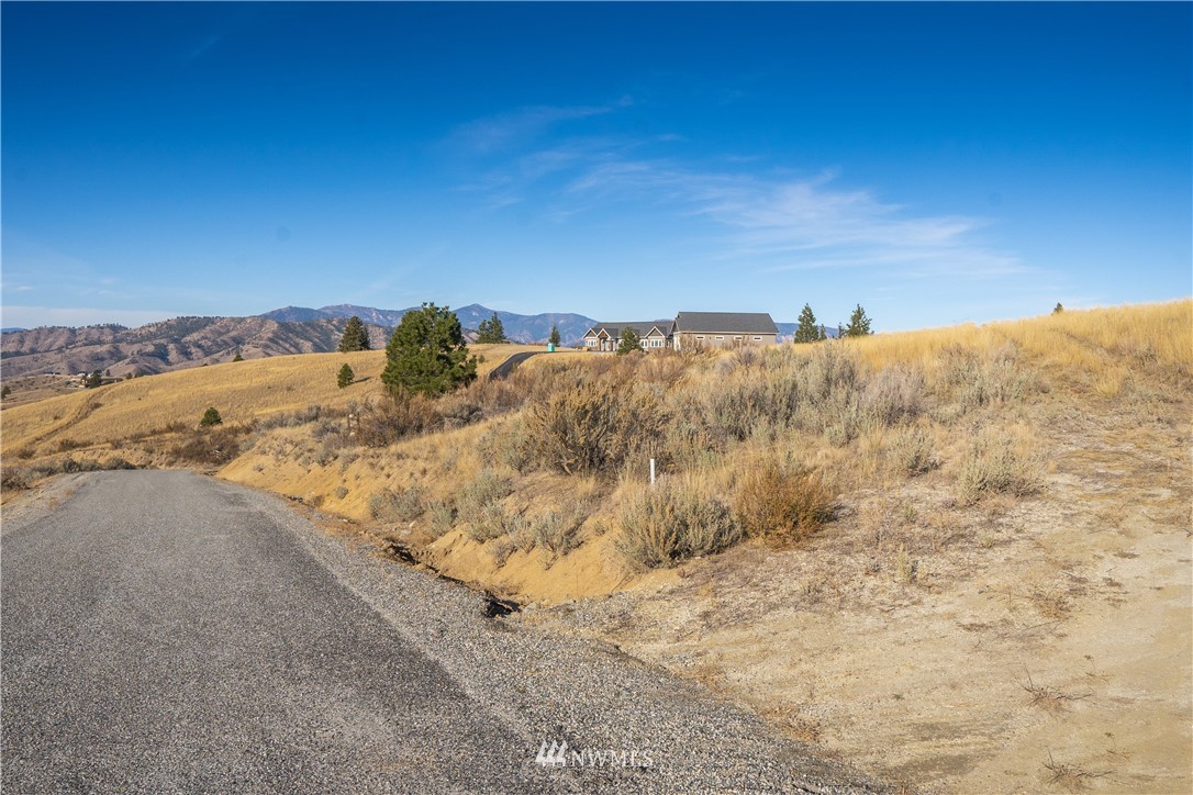 272 Hawks Ridge Road Chelan, WA 98816 - Photo 25 of 25 Gallery Image 25