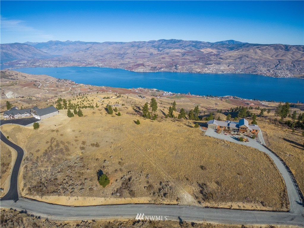 272 Hawks Ridge Road Chelan, WA 98816 - Photo 4 of 25 Gallery Image 4