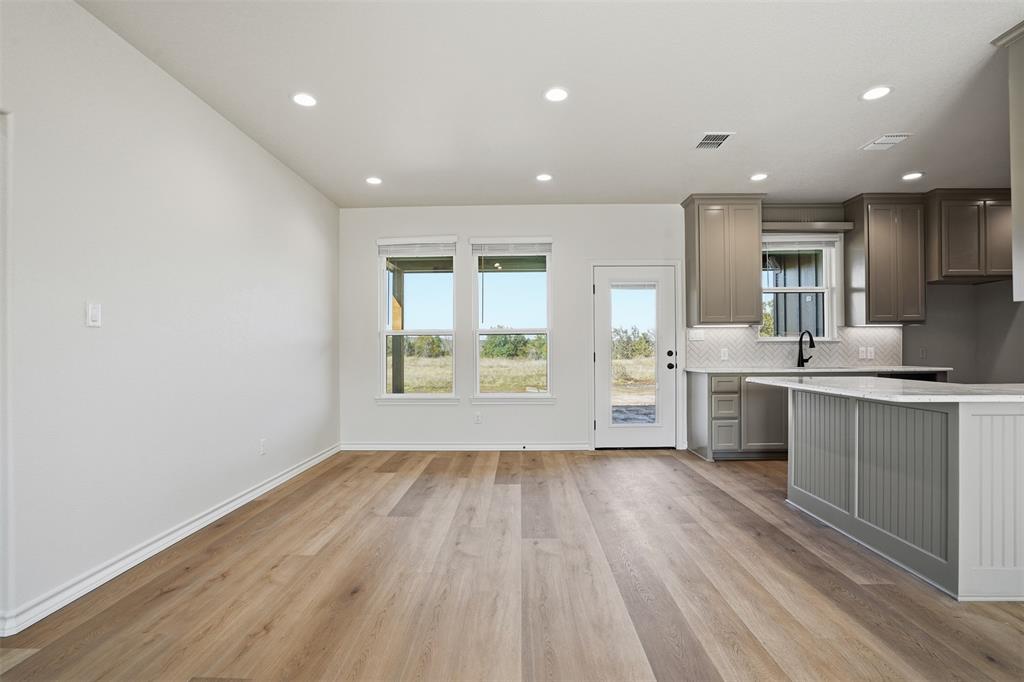 1865 Dobbs Valley Road Mineral Wells, TX 76067 - Photo 11 of 37