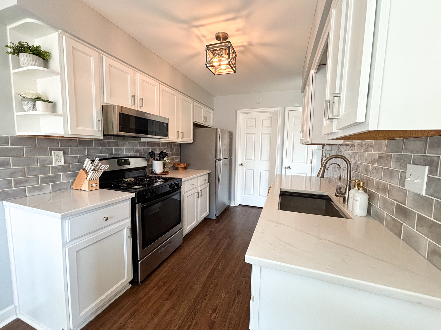 1474 Timber Trail, Unit D Wheaton, IL 60189 - Photo 4 of 22