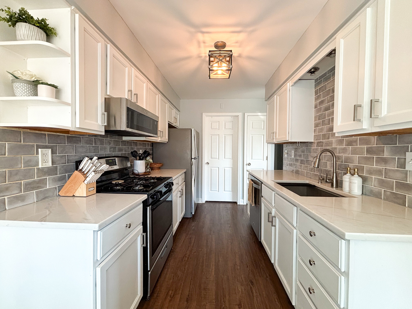1474 Timber Trail, Unit D Wheaton, IL 60189 - Photo 5 of 22