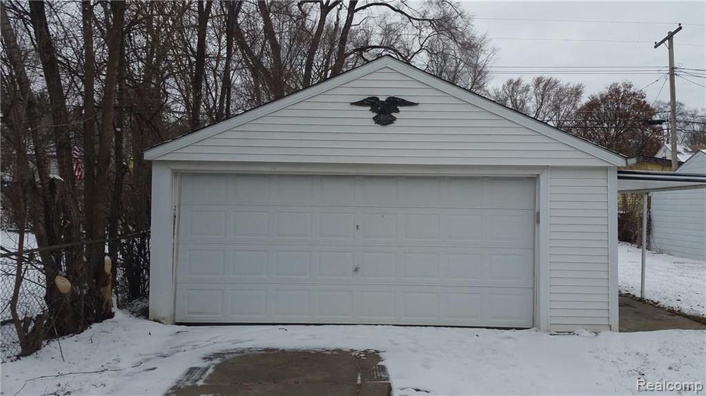 25450 Graham Road Redford, MI 48239 - Photo 3 of 15