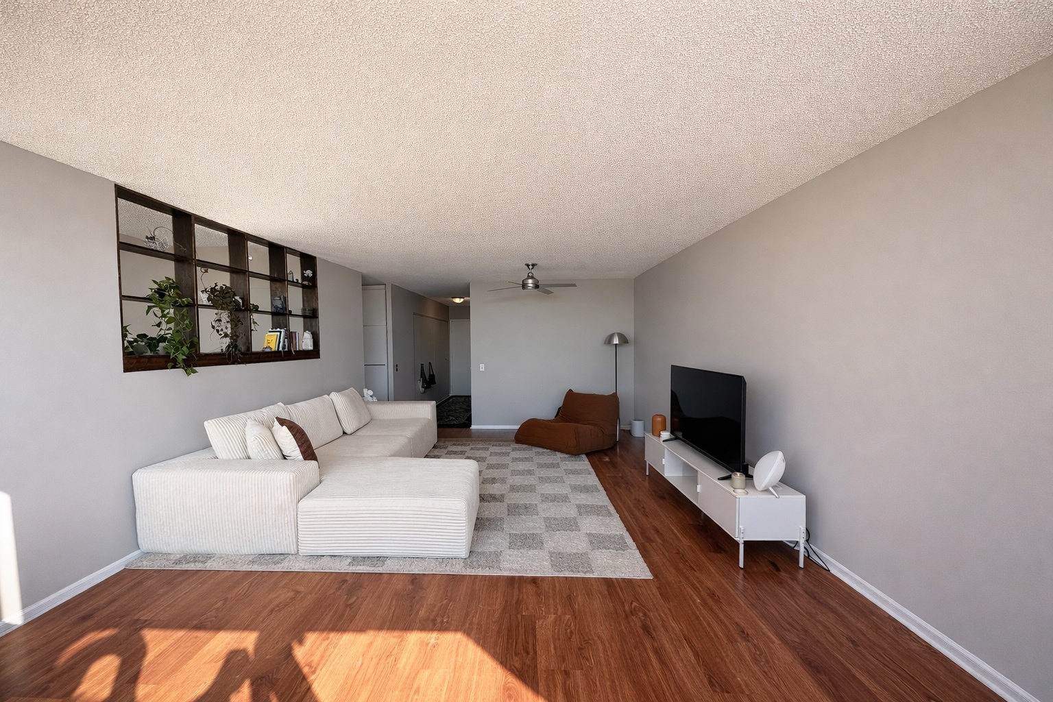 5320 North Sheridan Road, Unit 910 Chicago, IL 60640 - Photo 2 of 10