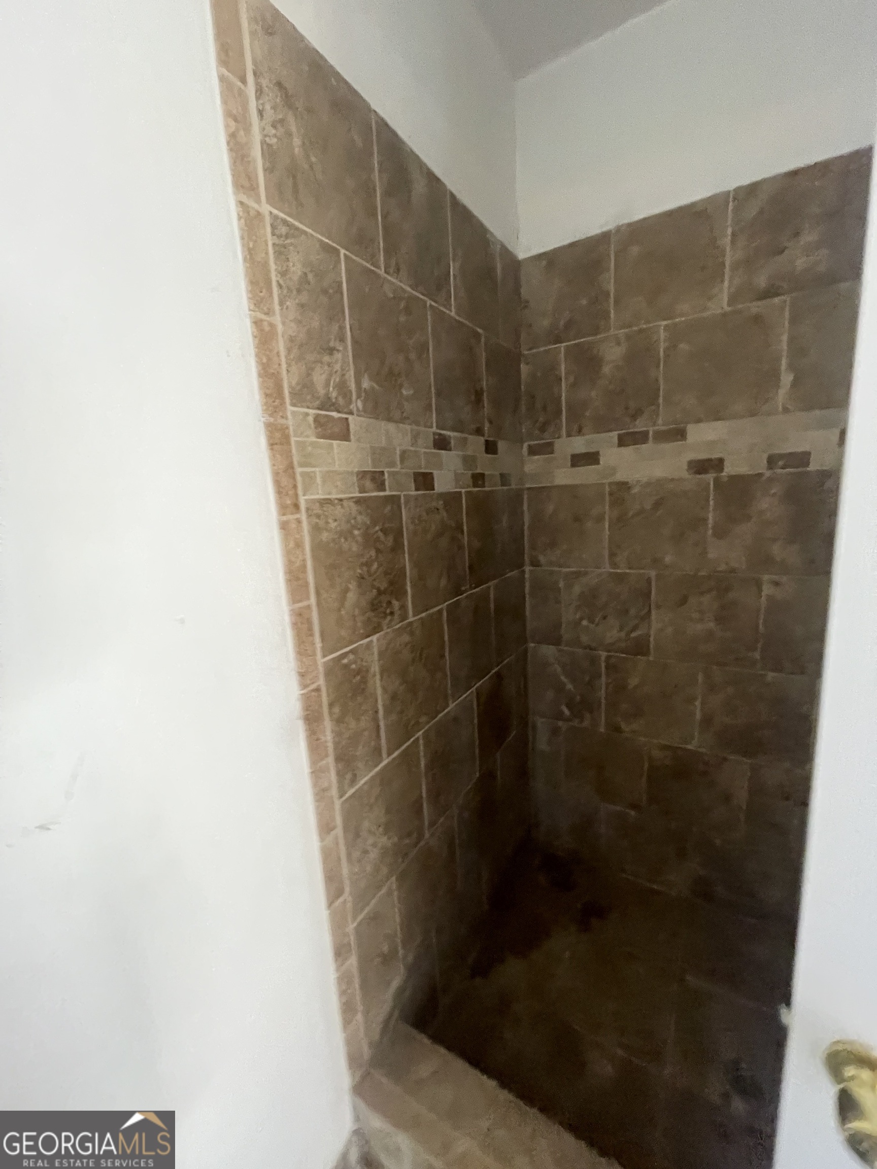 2889 Battlecrest Drive Decatur, GA 30034 - Photo 7 of 14 a bathroom with a shower