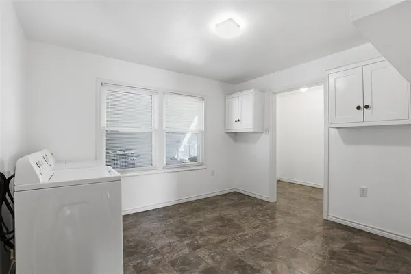 $2,800 | 3201 McCart Avenue, Fort Worth, TX 76110
