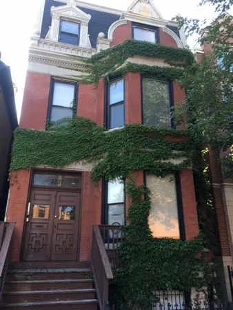 $3,300 | 2337 North Bosworth Avenue, Unit 3, Chicago, IL 60614