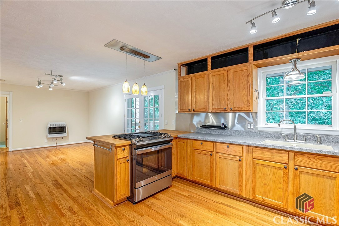 218 Cavalier Road Athens, GA 30606 - Photo 10 of 40