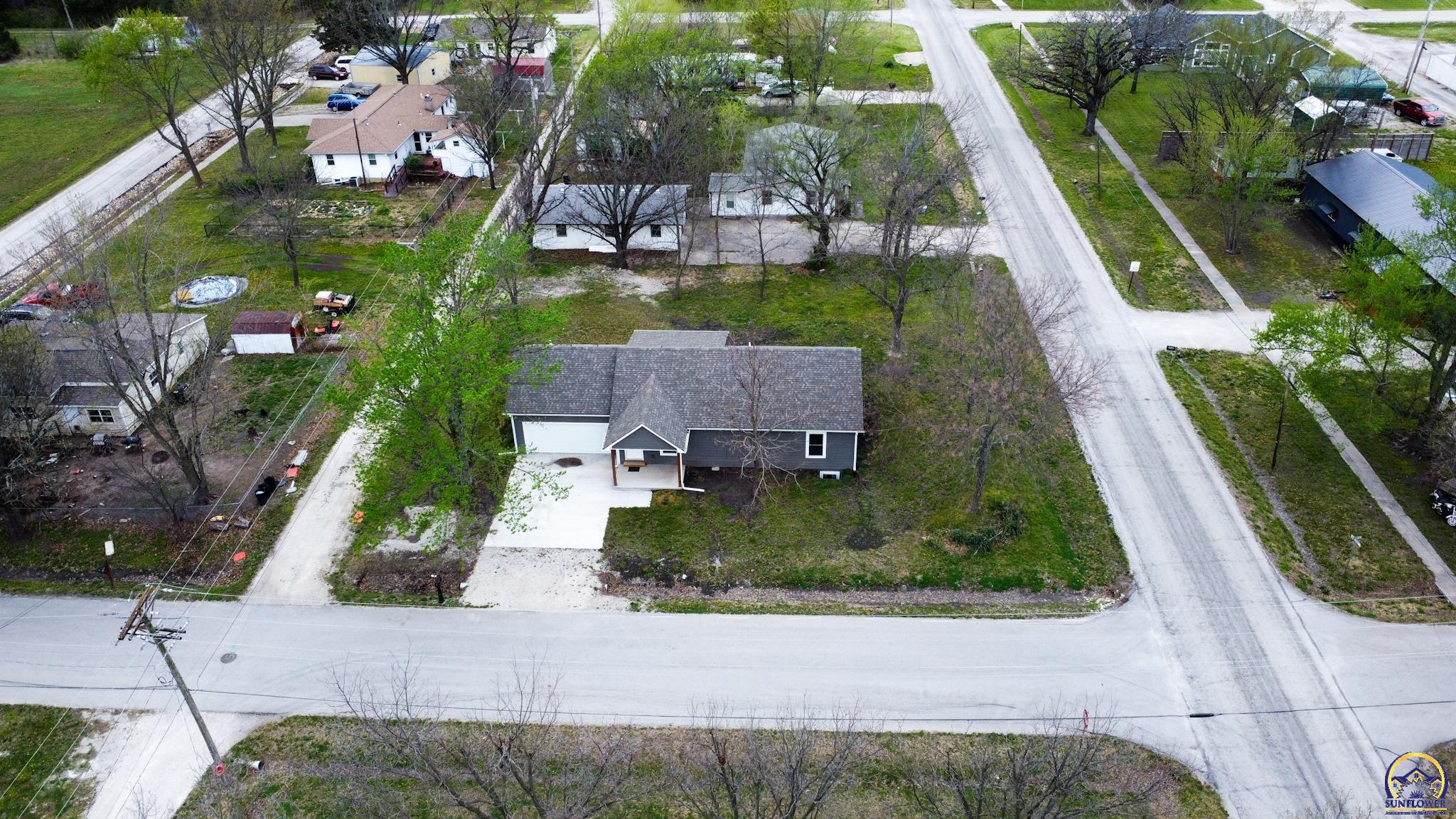 702 South 8th Street Burlington, KS 66839 - Photo 7 of 62