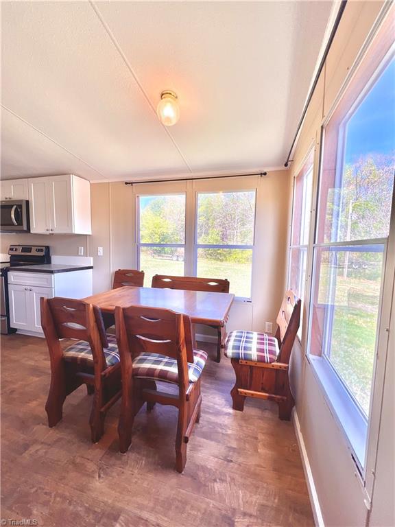 1044 Hodges Mill Road Dobson, NC 27017 - Photo 10 of 33 1044 Hodges Mill Rd dining room