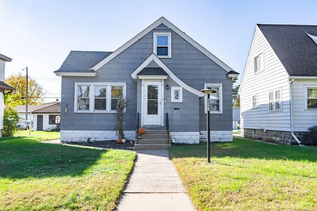 $215,000 | 2427 Loomis Street, La Crosse, WI 54603