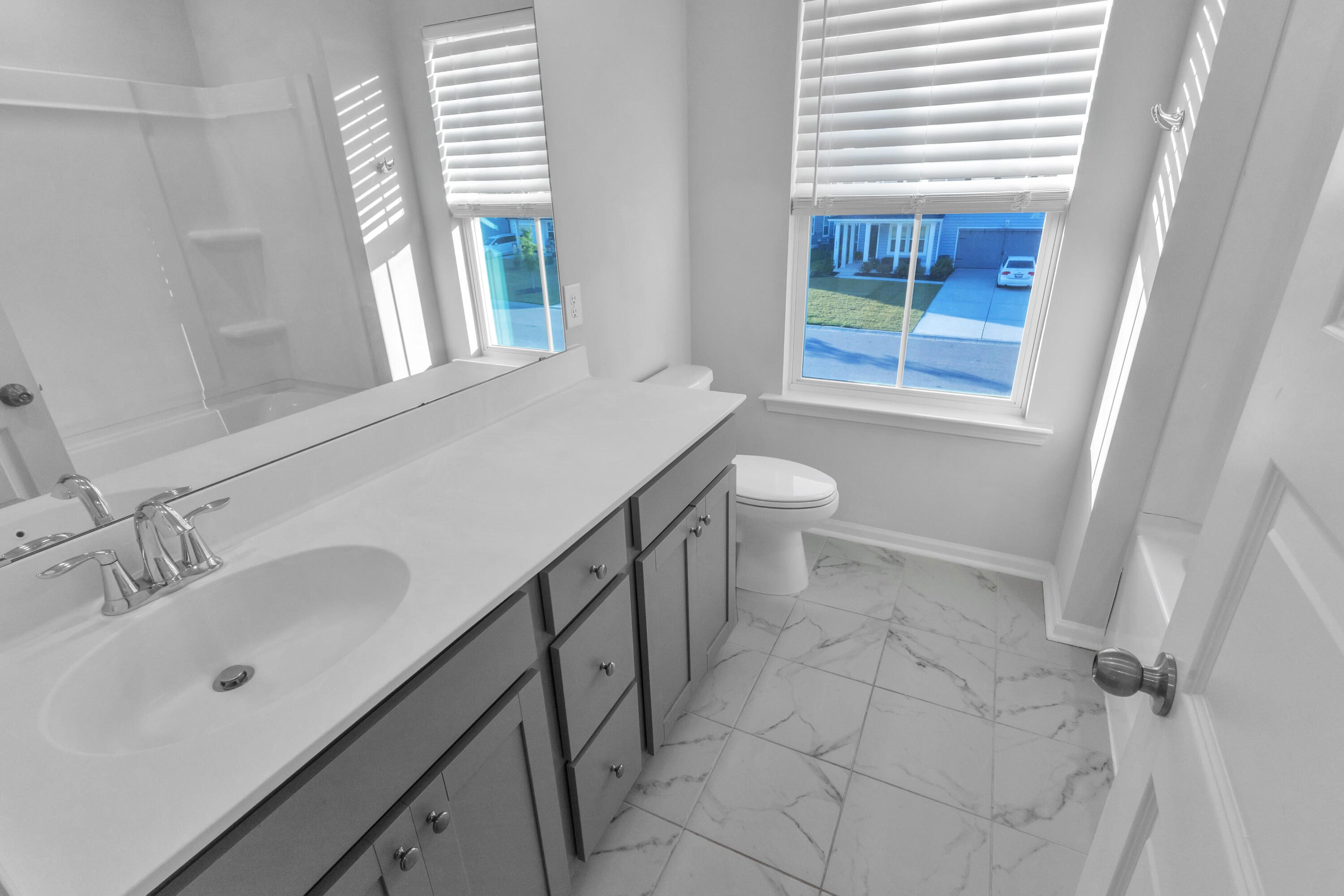 457 Richfield Way Summerville, SC 29486 - Photo 11 of 21 Guest bathroom