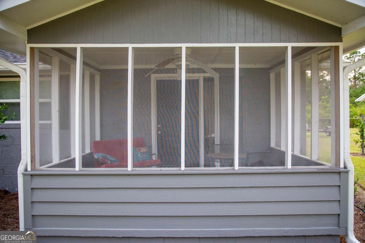 1758 Easons Bluff Road Baxley, GA 31513 - Photo 11 of 50 a view of front door and bedroom