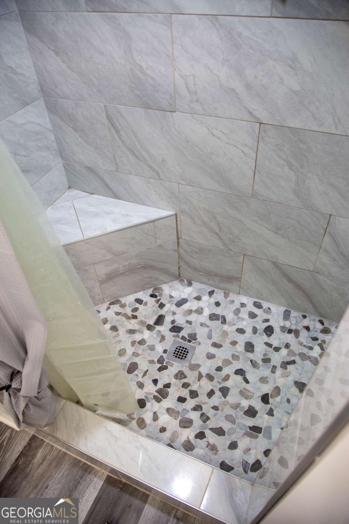 1758 Easons Bluff Road Baxley, GA 31513 - Photo 41 of 50 a bathroom with a shower