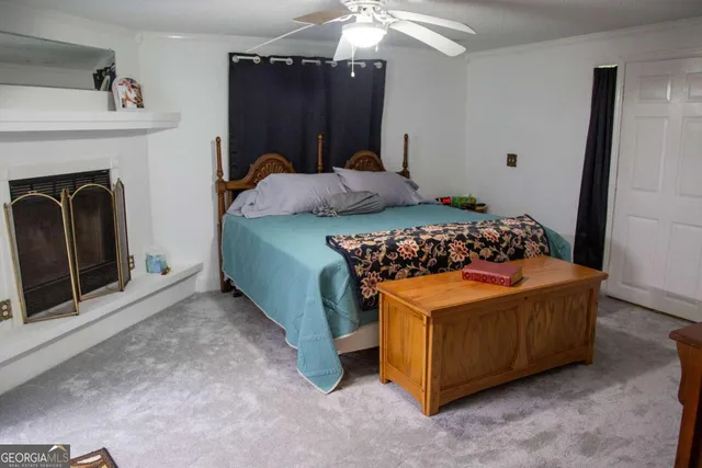 a bathroom with a sink vanity and a mirror