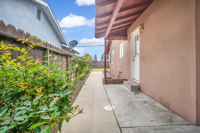a view of a pathway along a building
