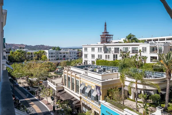 a picture of city view