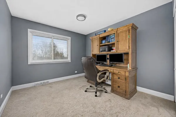 $525,000 | 960 Sycamore Court, Hoffman Estates, IL 60192