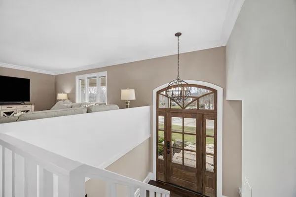 $525,000 | 960 Sycamore Court, Hoffman Estates, IL 60192