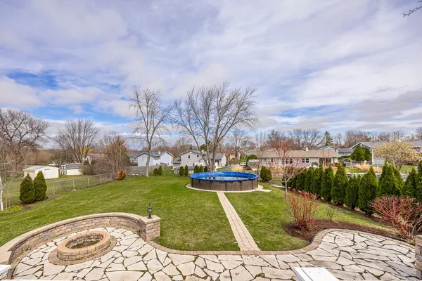 $525,000 | 960 Sycamore Court, Hoffman Estates, IL 60192