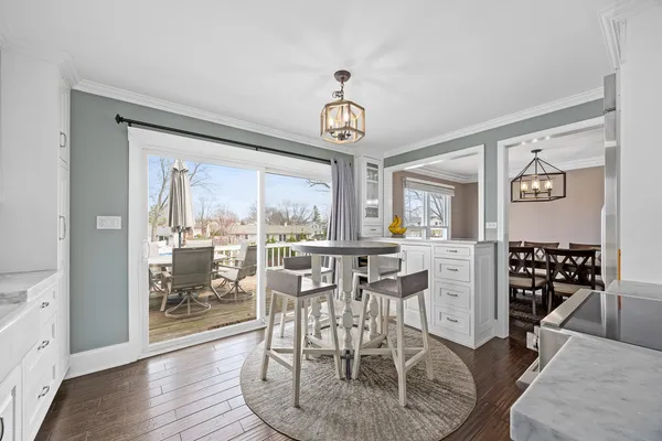 $525,000 | 960 Sycamore Court, Hoffman Estates, IL 60192