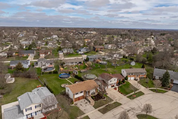 $525,000 | 960 Sycamore Court, Hoffman Estates, IL 60192