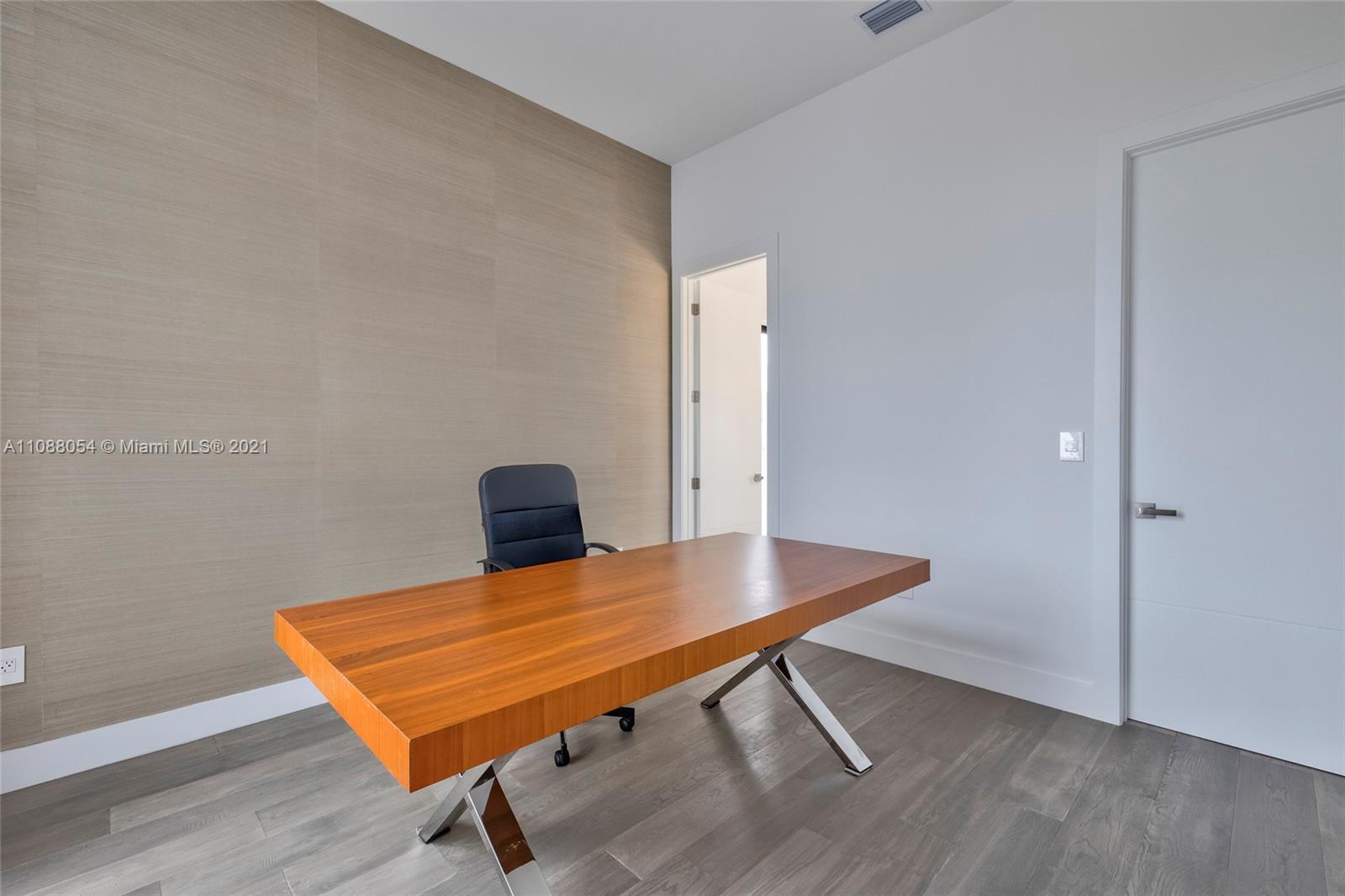 16610 Sunset Way Weston, FL 33326 - Photo 15 of 35 a area with table and chair