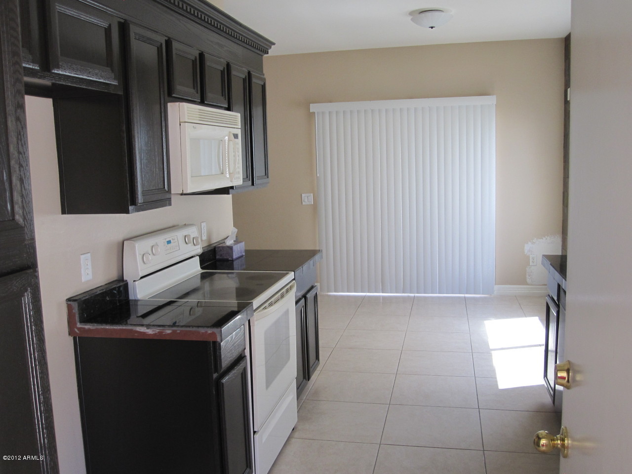 4005 West Maldonado Road Phoenix, AZ 85041 - Photo 6 of 44 IMG_8064