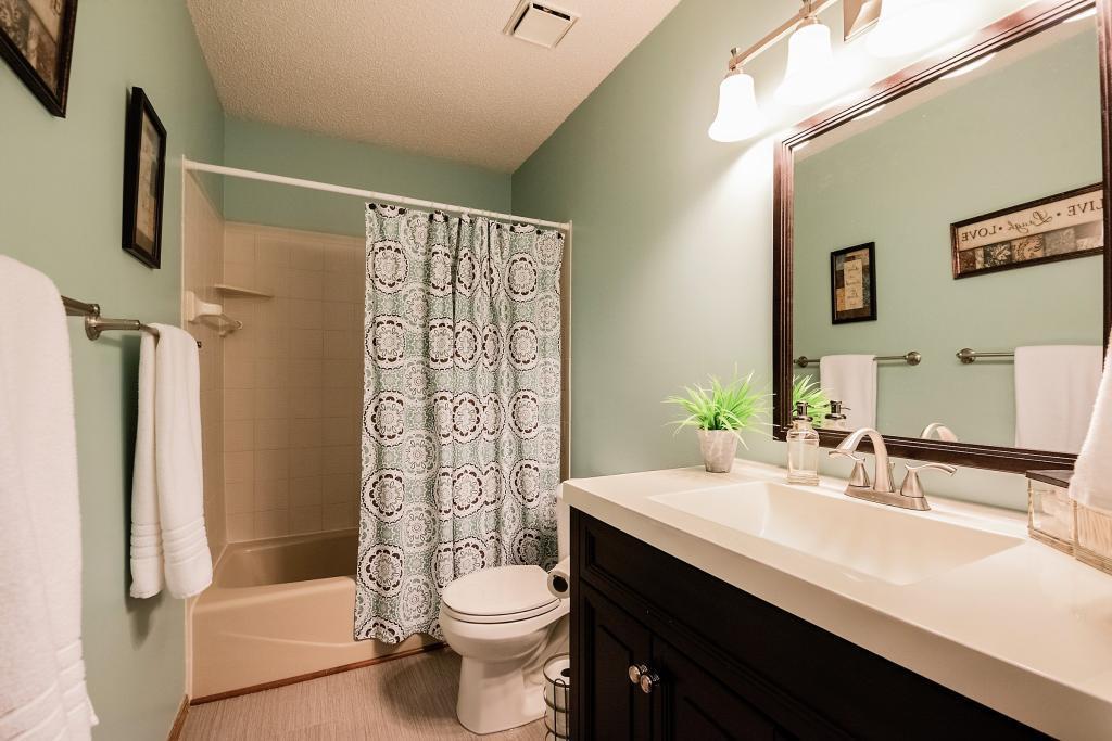 1042 Boston Hill Road Eagan, MN 55123 - Photo 11 of 24 Gallery Image 11