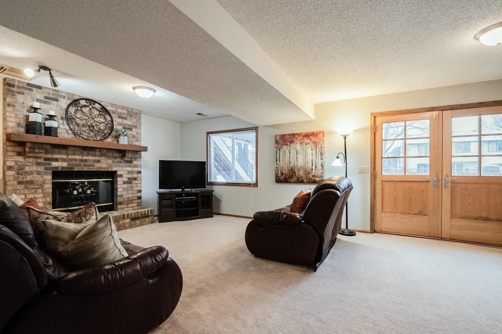 1042 Boston Hill Road Eagan, MN 55123 - Photo 12 of 24 Gallery Image 12