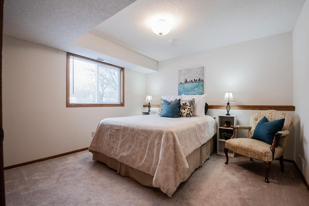 1042 Boston Hill Road Eagan, MN 55123 - Photo 15 of 24 Gallery Image 15