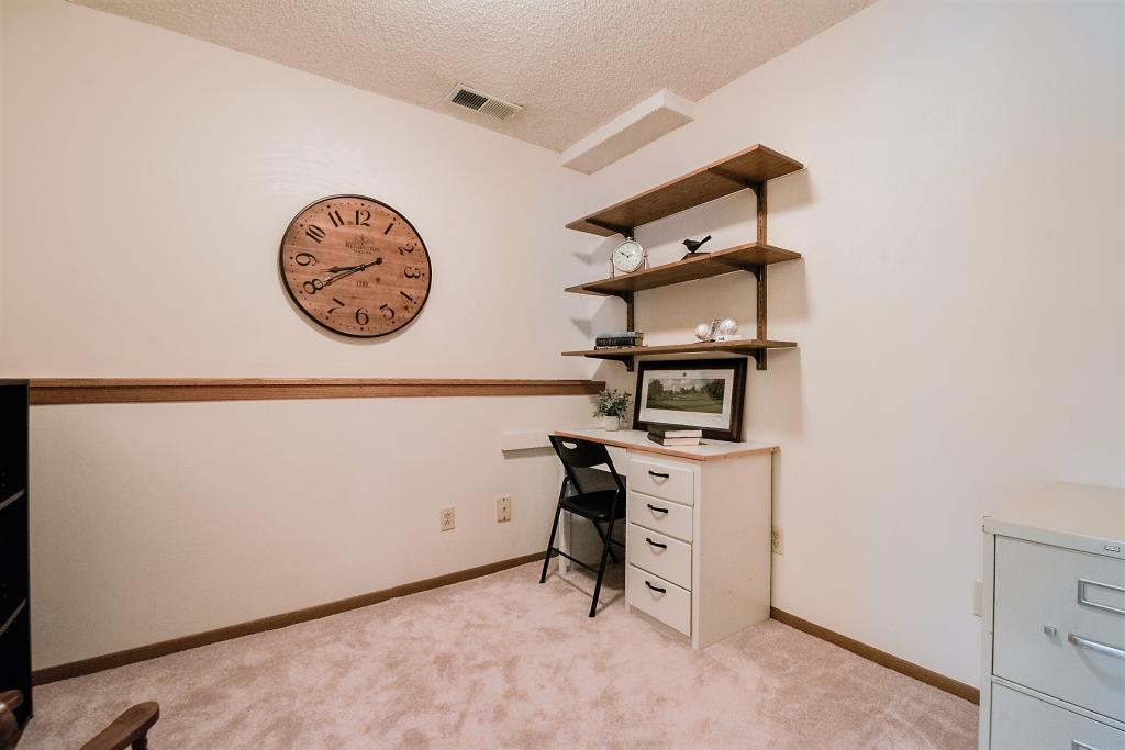 1042 Boston Hill Road Eagan, MN 55123 - Photo 17 of 24 Gallery Image 17