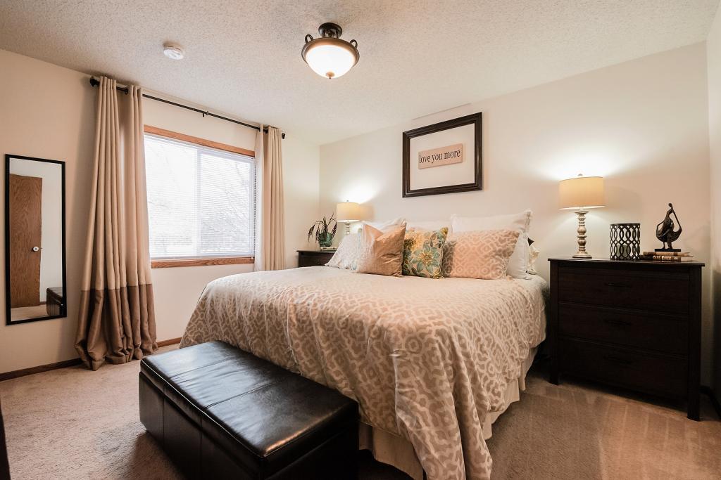 1042 Boston Hill Road Eagan, MN 55123 - Photo 9 of 24 Gallery Image 9