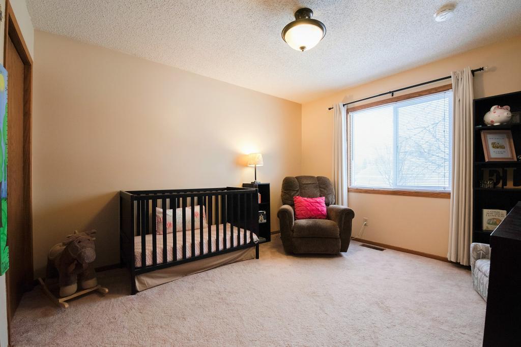 1042 Boston Hill Road Eagan, MN 55123 - Photo 10 of 24 Gallery Image 10