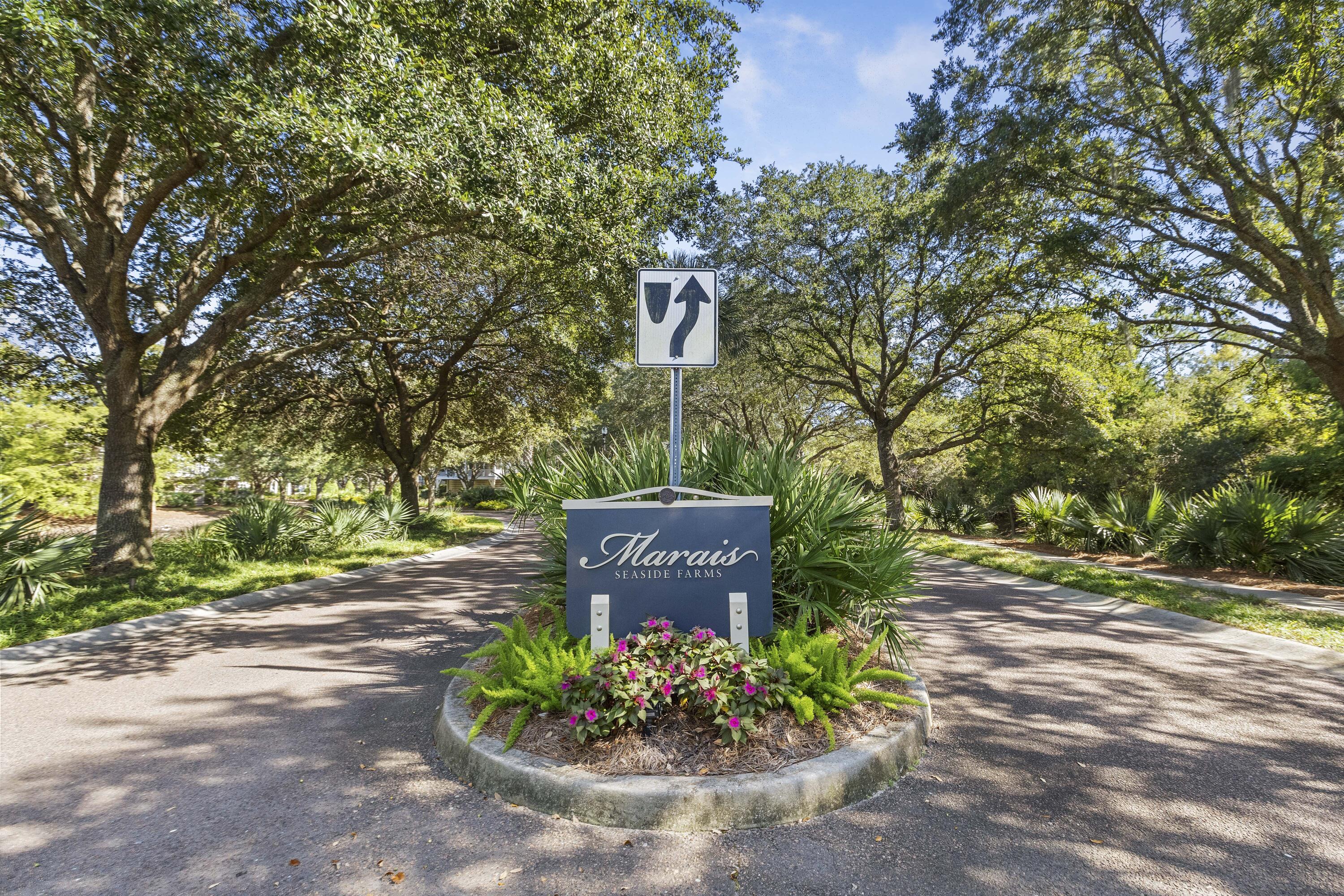 1908 English Ivy Court Mount Pleasant, SC 29464 - Photo 40 of 46 1908EnglishIvyCt-CasaVerdeMediaLLC52