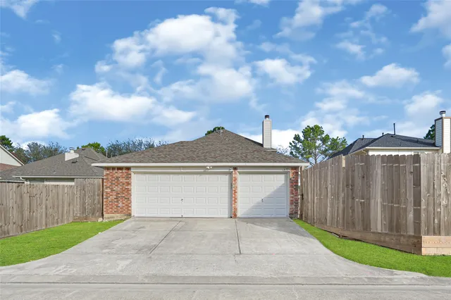 $2,700 | 675 Lazy Lane, League City, TX 77573