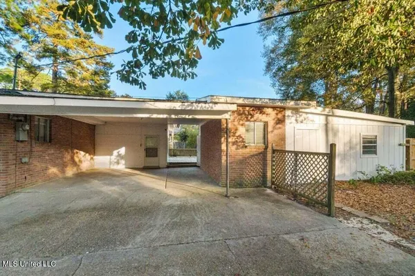 $219,000 | 1600 Church Street, Columbia, MS 39429