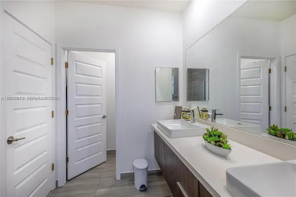 $4,950 | 8805 Northwest 103rd Place, Unit 1, Doral, FL 33178