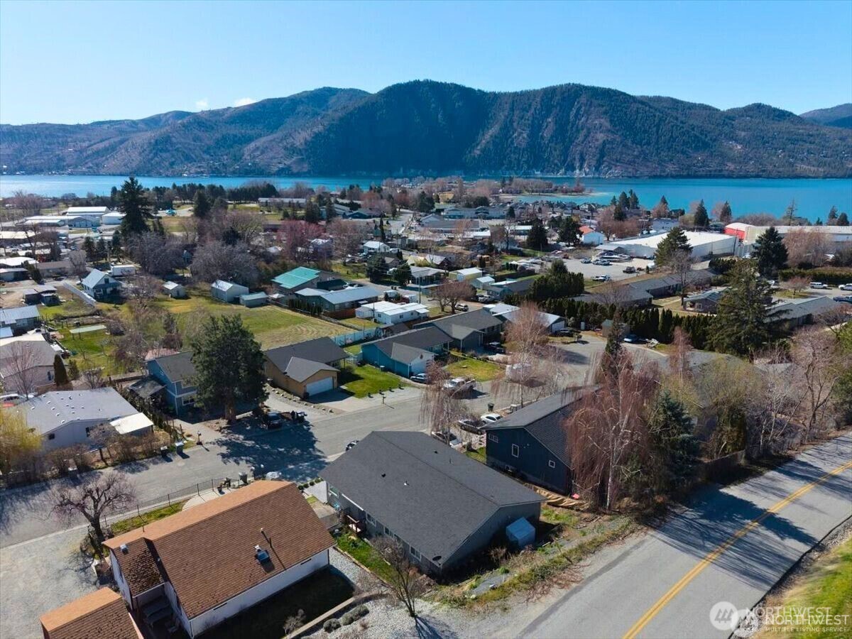 380 North Shore Court Manson, WA 98831 - Photo 4 of 27